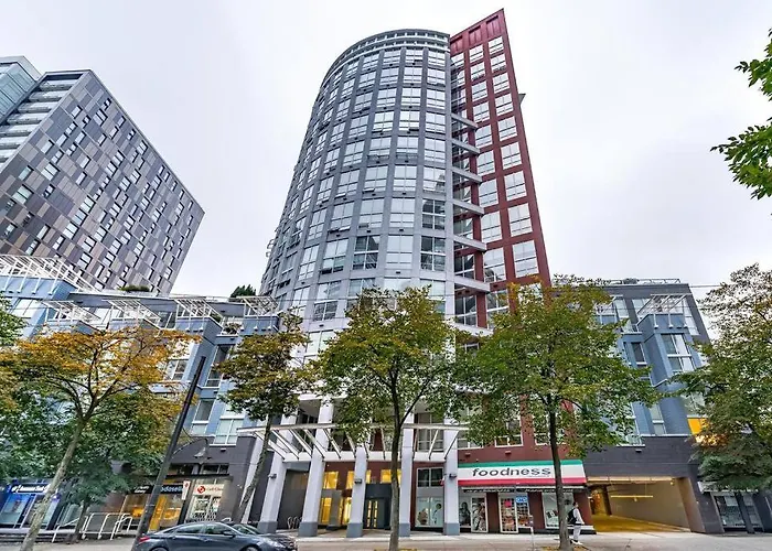 Beautiful Downtown Loft With Full Kitchen